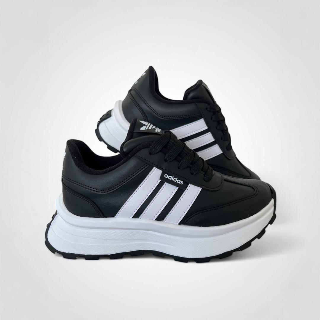 Adidas Moris